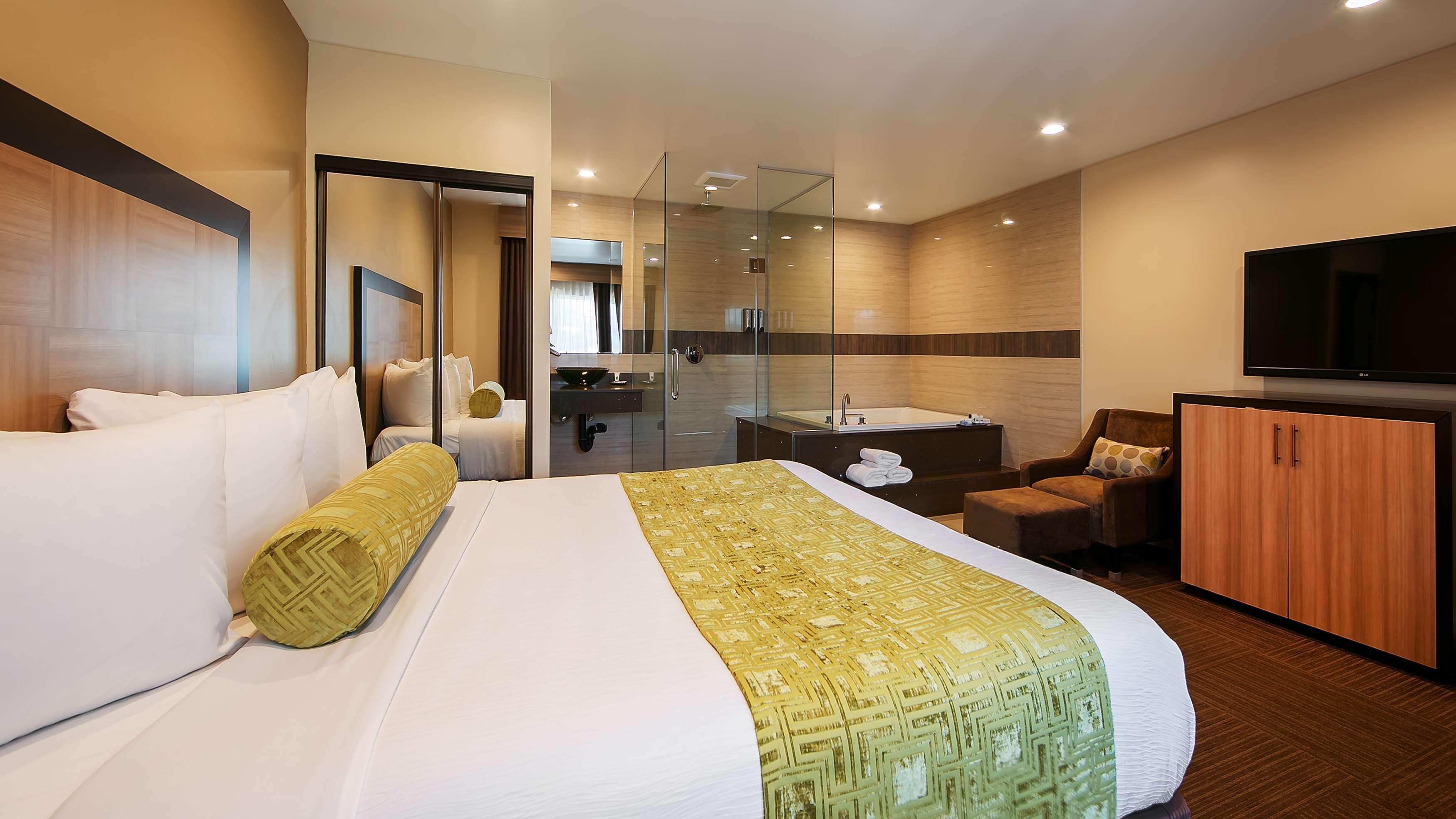 Best Western Plus Glendale Exterior photo