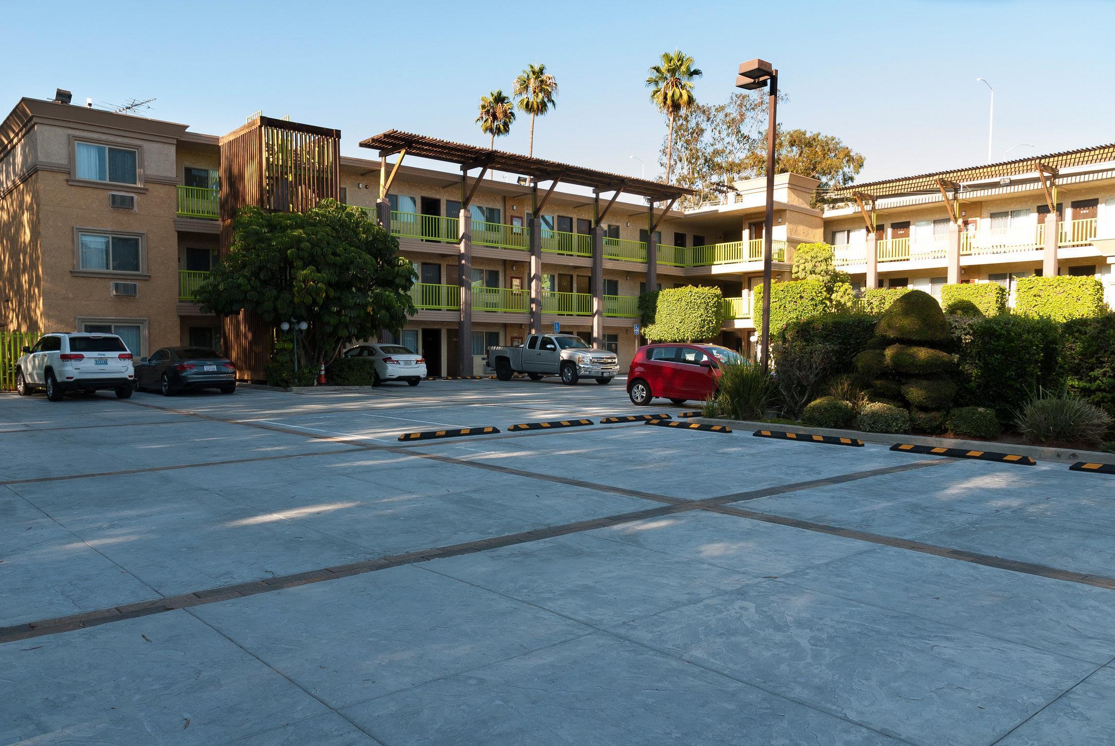 Best Western Plus Glendale Exterior photo