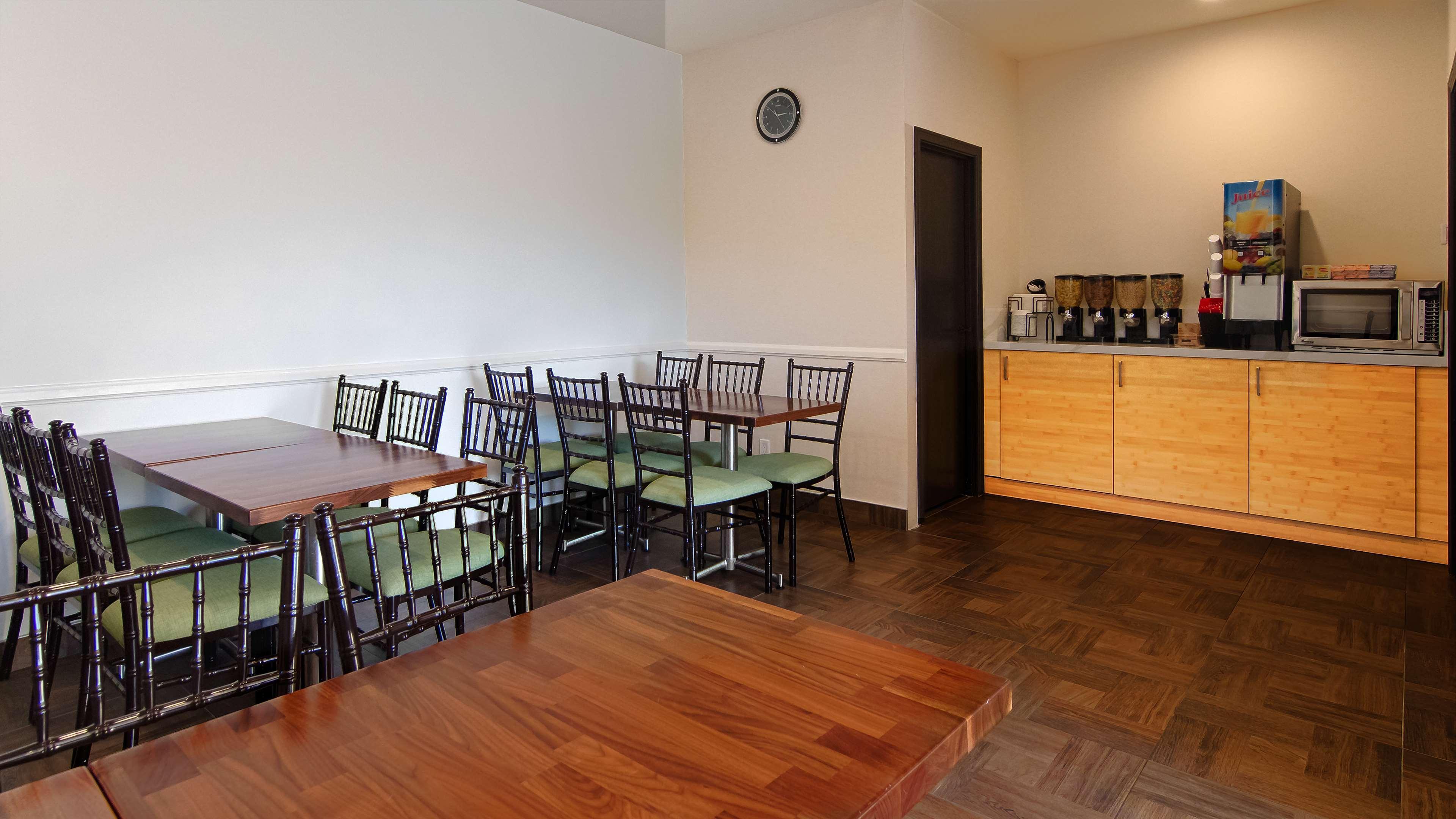 Best Western Plus Glendale Exterior photo